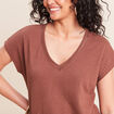 T-shirt col v manches courtes aspect lin marron fonc&eacute; femme