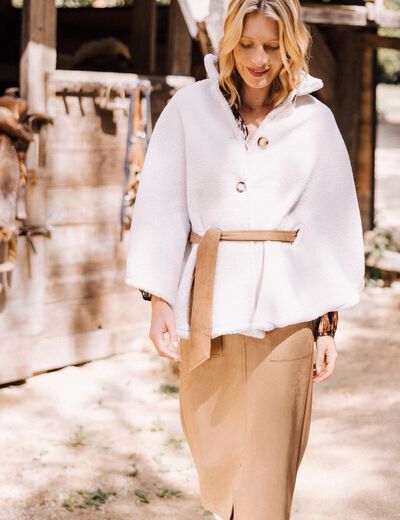 Poncho boutonn&eacute; ceintur&eacute; ecru femme