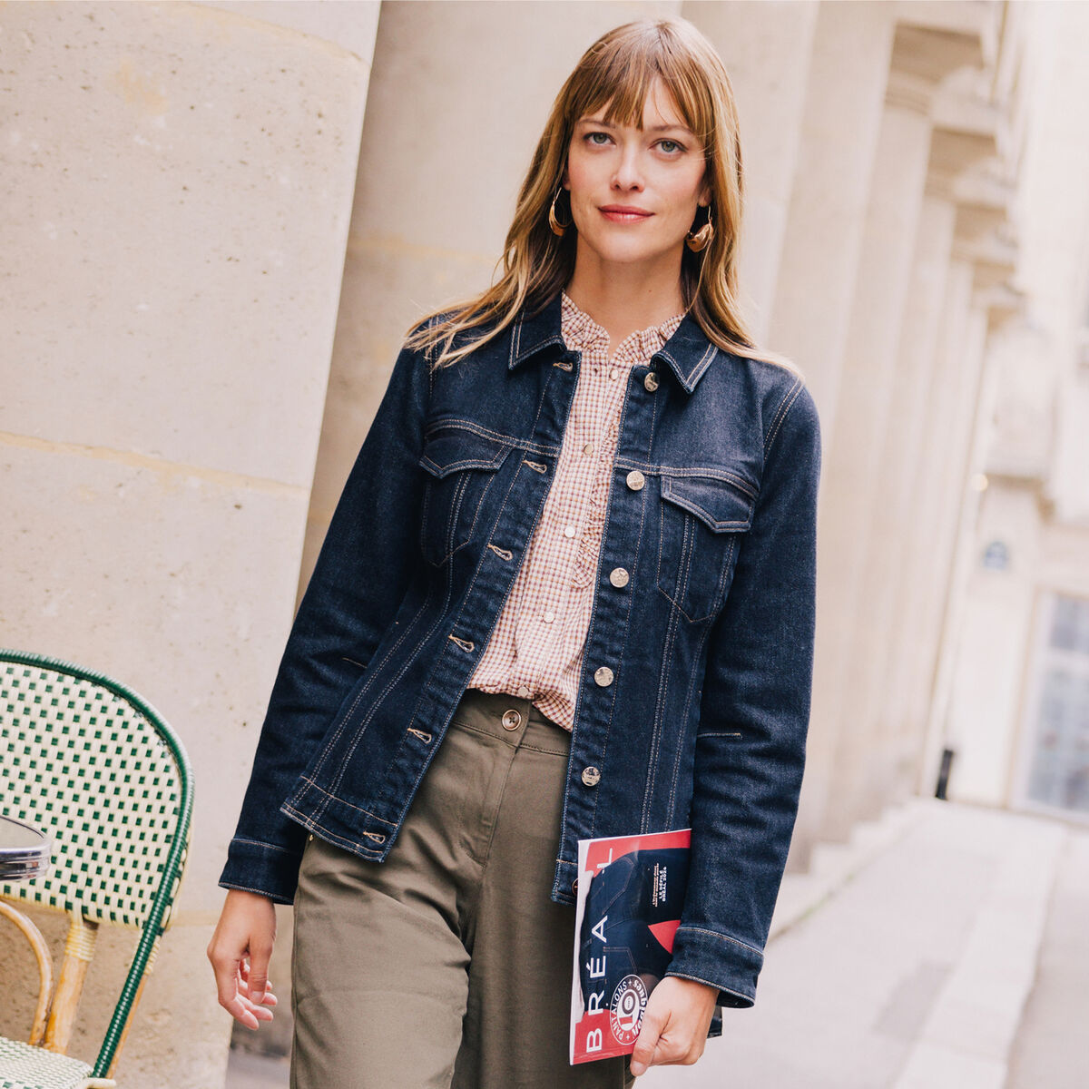 Veste cintr&eacute;e courte en jean denim brut femme