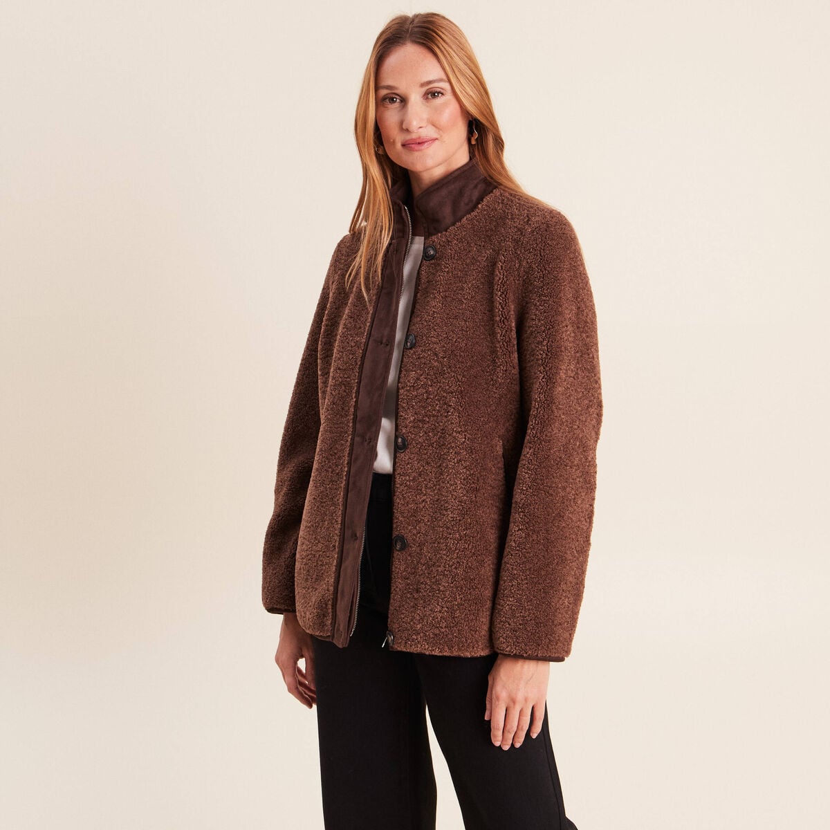 Manteau manches longues col montant marron fonc&eacute; femme