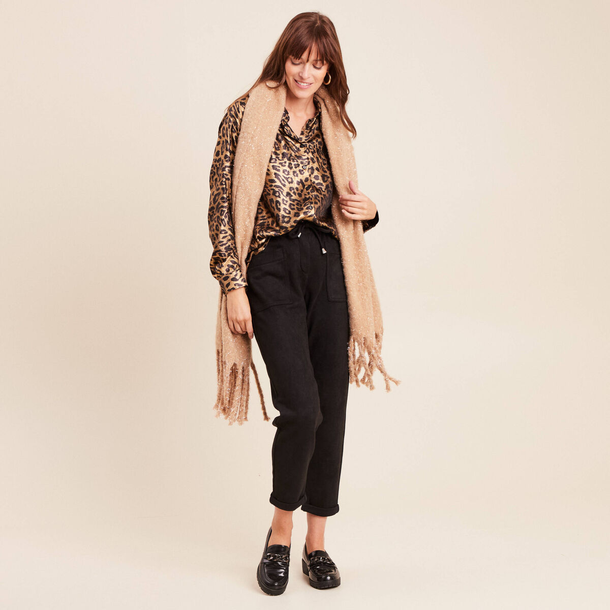 Chemise droite mi-longue brillante noir femme