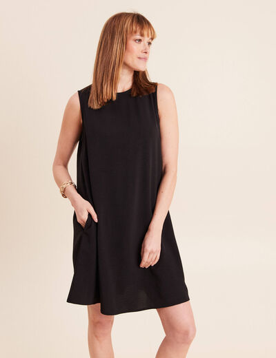Robe courte &eacute;vas&eacute;e sans manches col rond noir femme