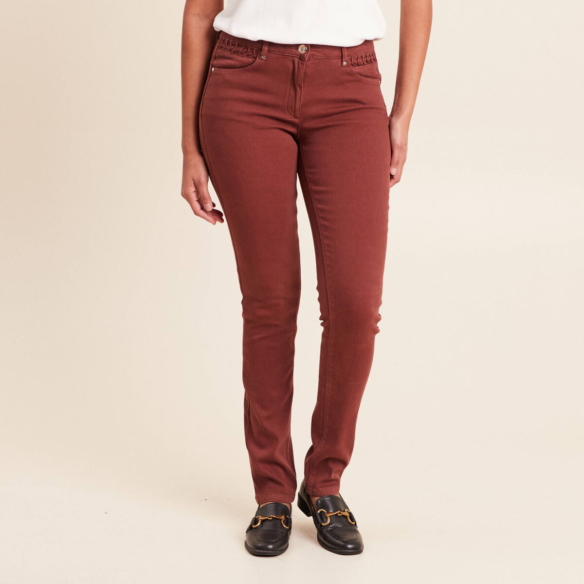 Jean coupe ajust&eacute;e taille bascul&eacute;e marron femme