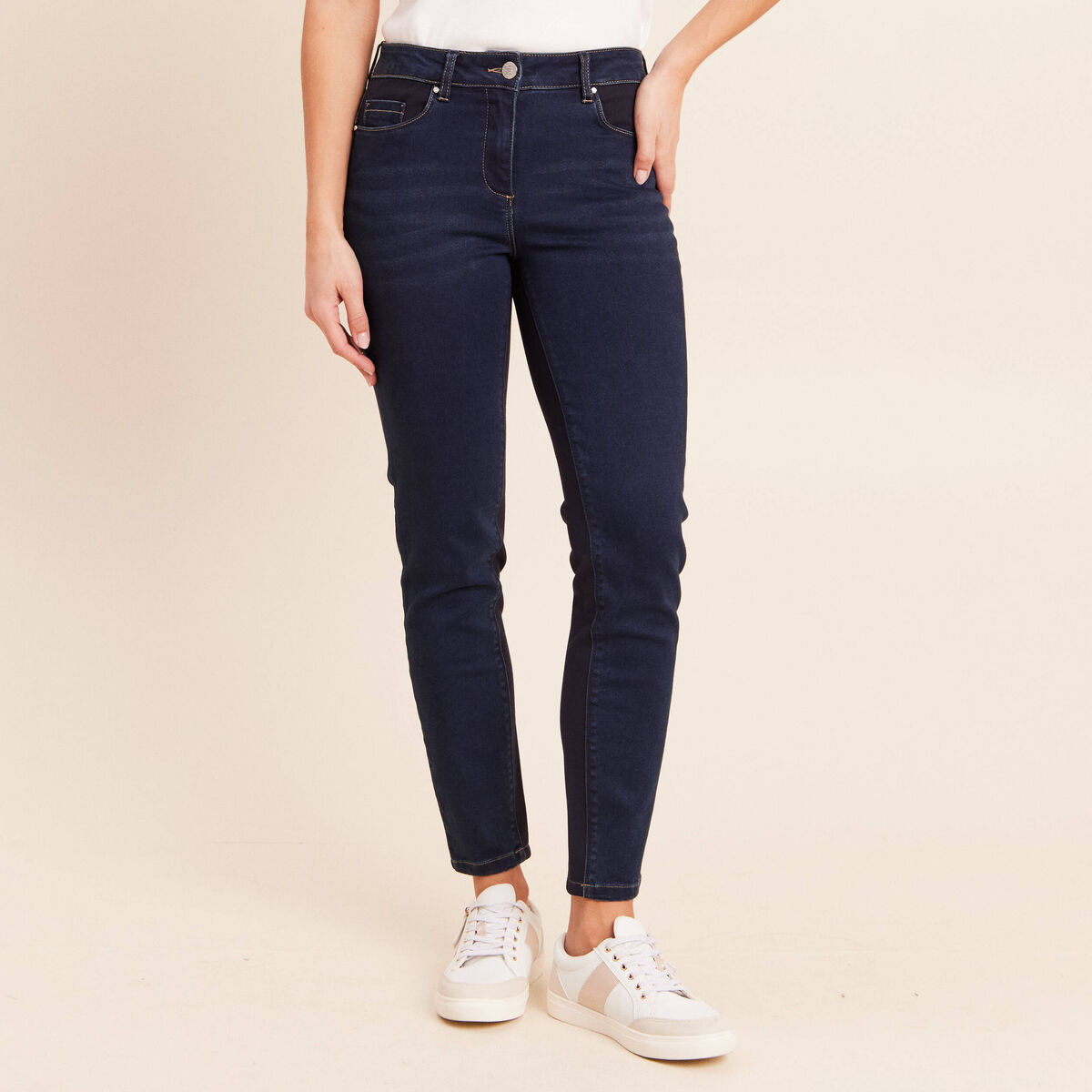 Jean coupe ajust&eacute;e effet bi-mati&egrave;re denim brut femme