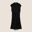 Robe &eacute;vas&eacute;e genou manches tr&egrave;s courtes noir femme
