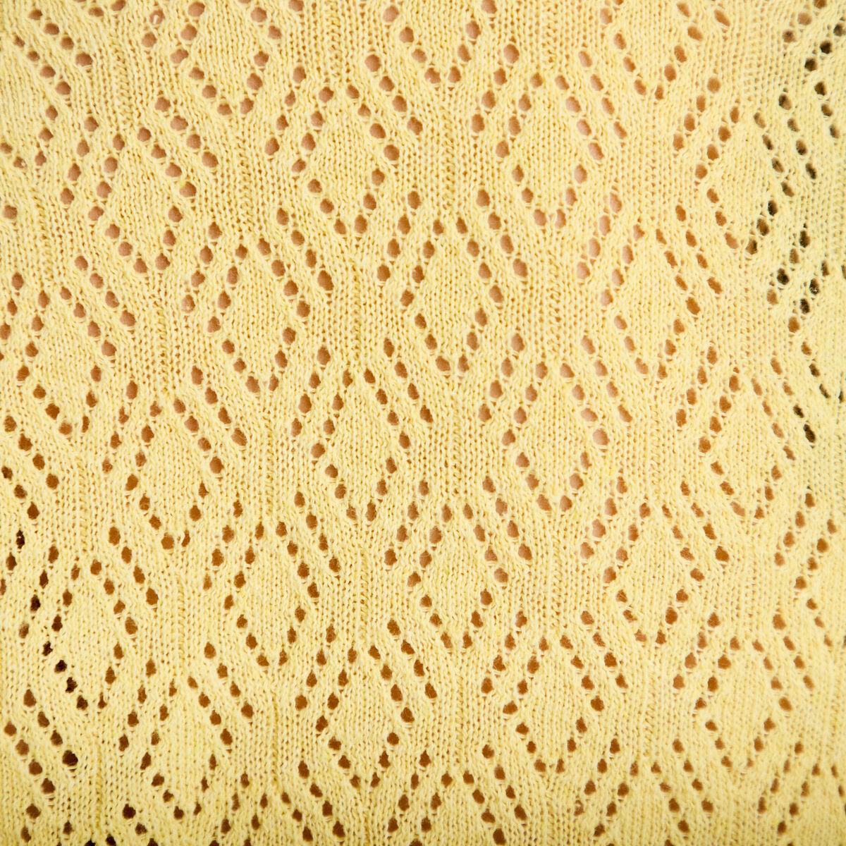 Pull ajour&eacute; col v manches courtes jaune pastel femme