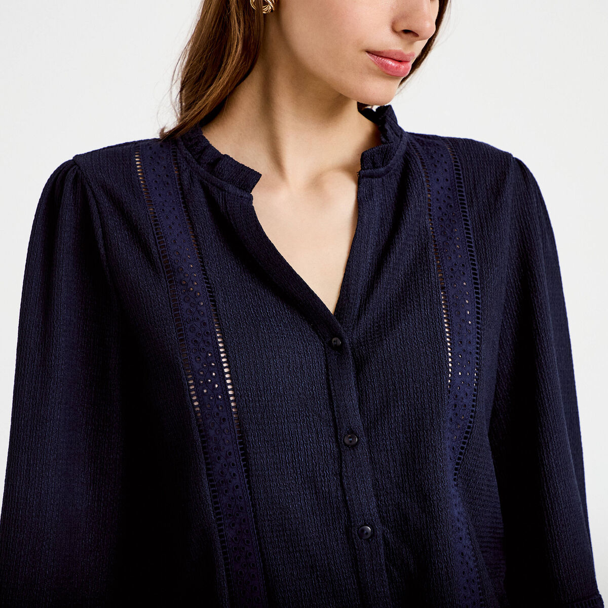 Blouse broderie col V manches longues bleu marine femme