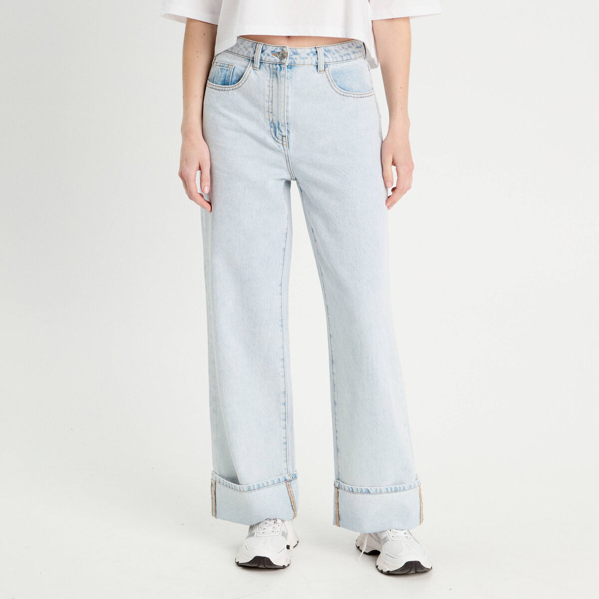Jeans droit avec ourlets denim bleach femme