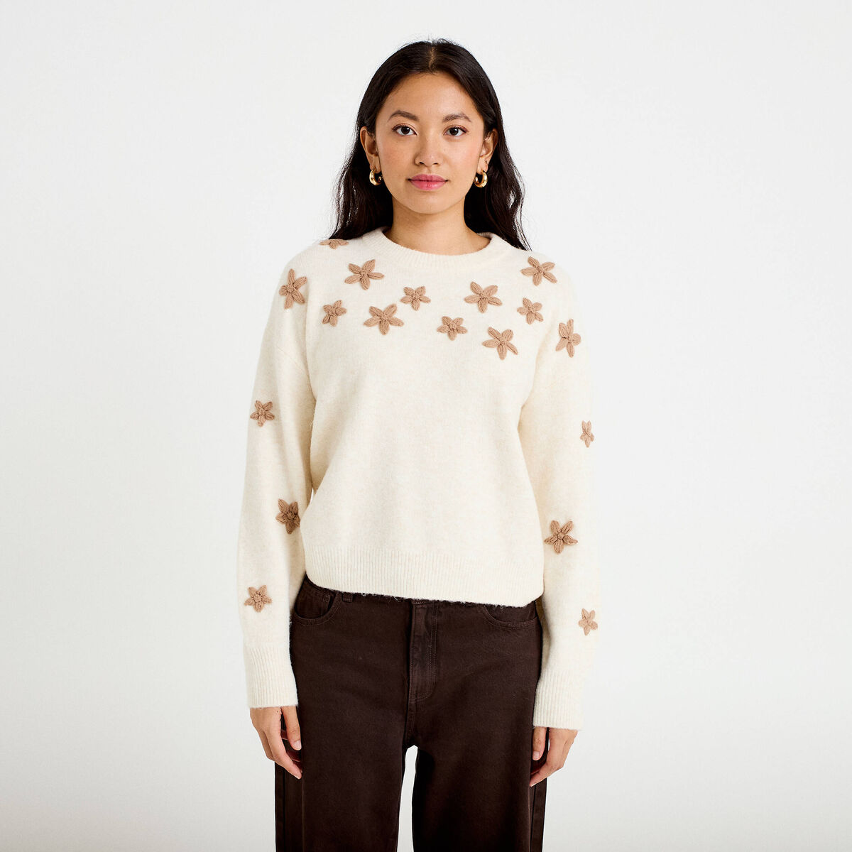 Pull oversize brod&eacute; manches longues ecru femme