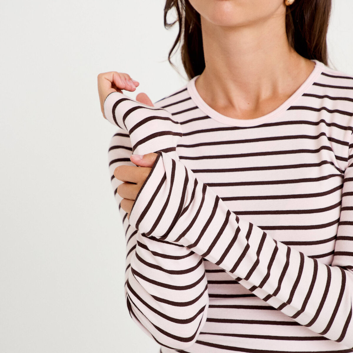 T-shirt ajust&eacute; col rond manches longues rose femme