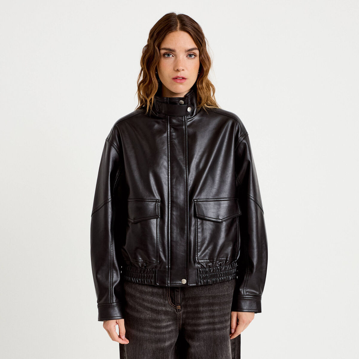 Veste effet boule en similicuir noir femme