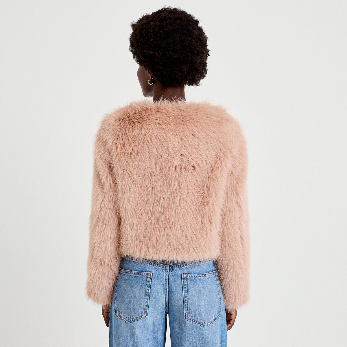 Veste droite fausse fourrure col rond rose poudr&eacute;e femme