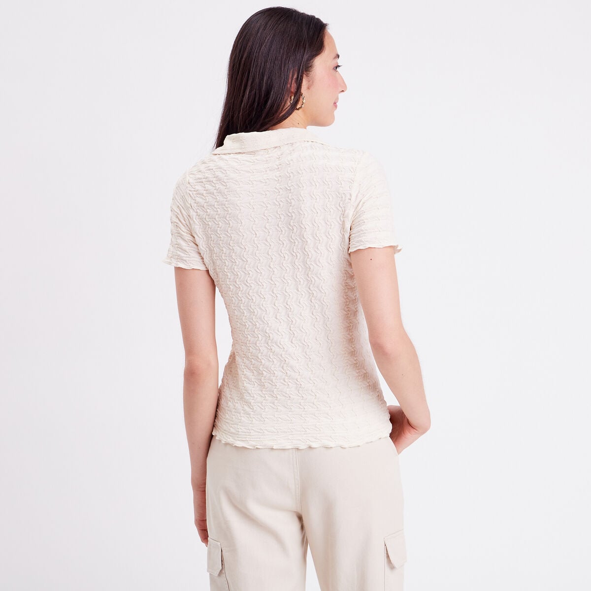 Blouse manches courtes gaufr&eacute; ecru femme