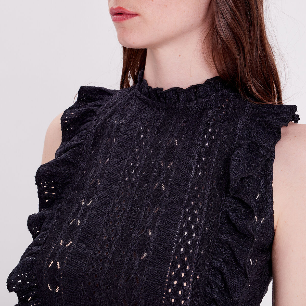 Blouse brodée avec volants noir femme