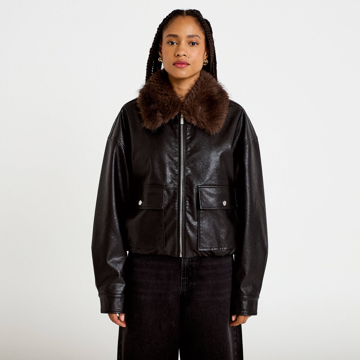 Veste droite similicuir col tailleur noir femme