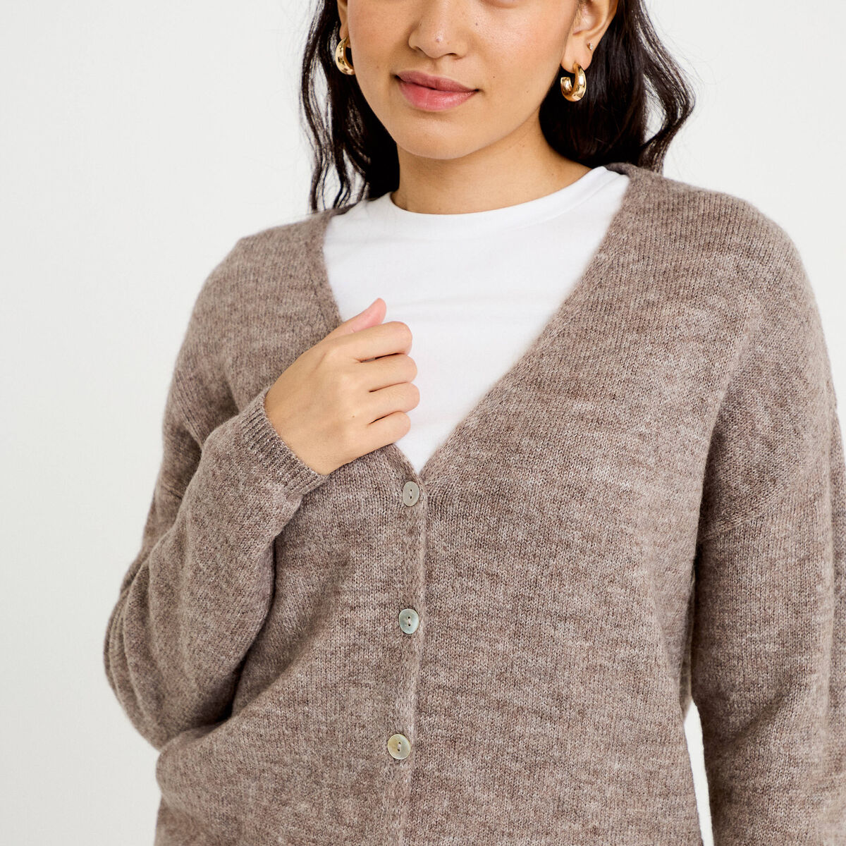 Gilet boutonn&eacute; avec col en V taupe femme