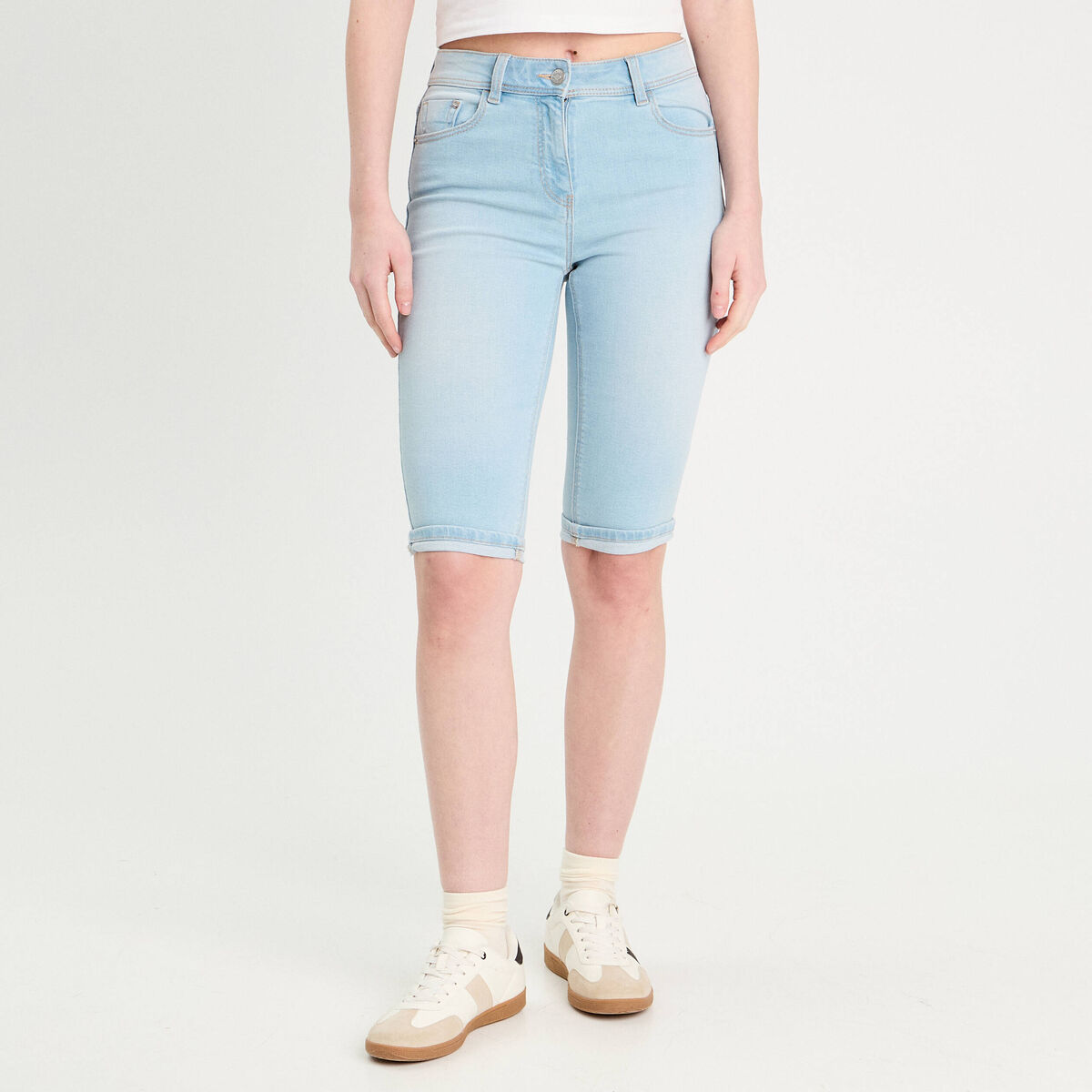 Bermuda skinny en jean denim bleach femme
