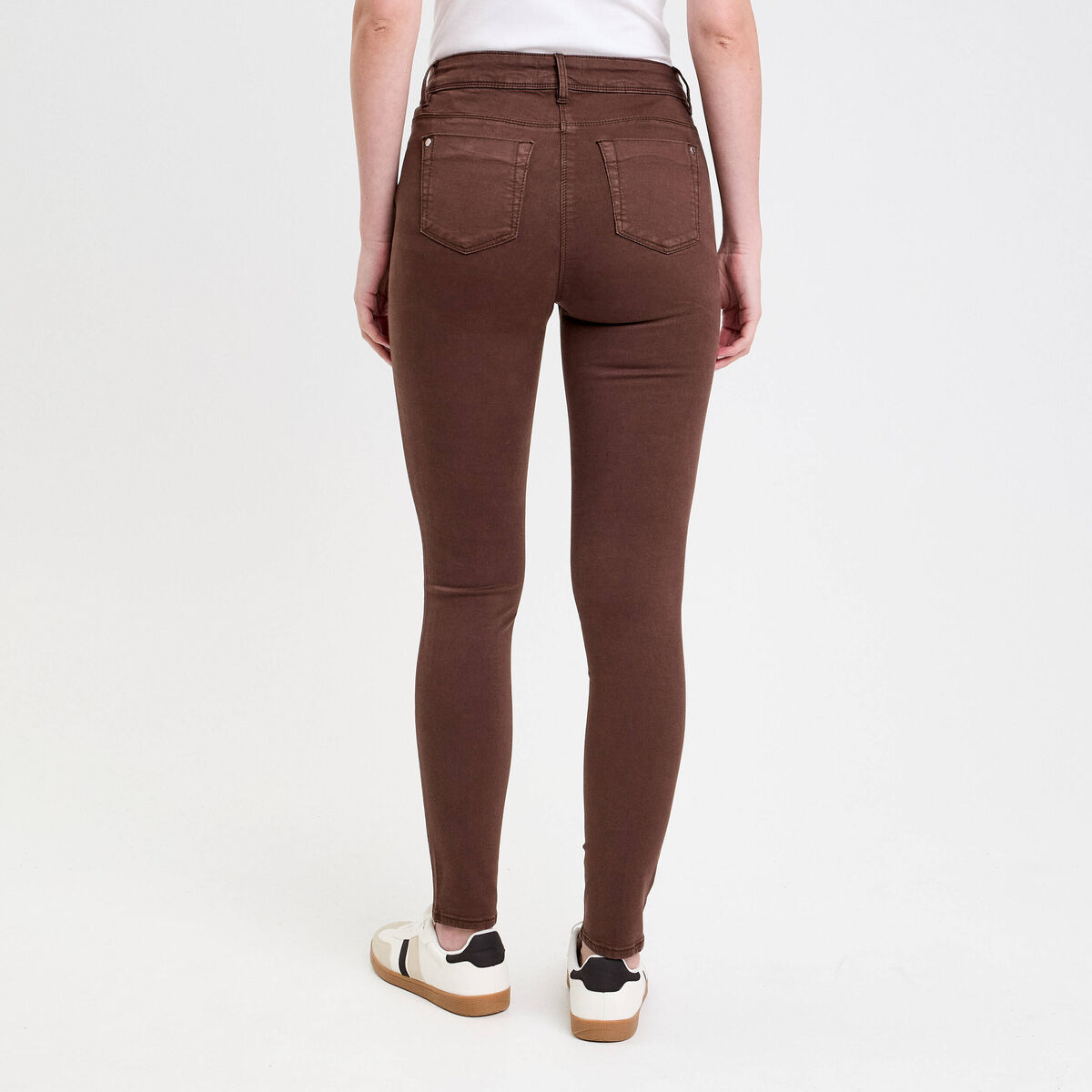Jeans slim 5 poches marron fonc&eacute; femme