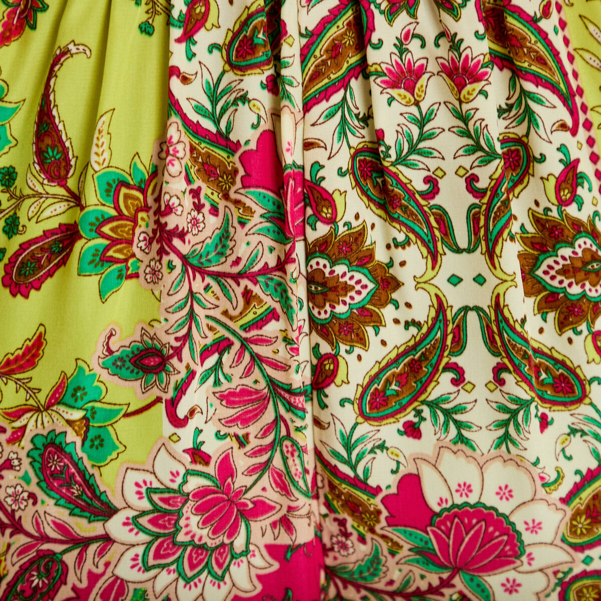 Robe longue &eacute;vas&eacute;e effet satin&eacute;e vert femme
