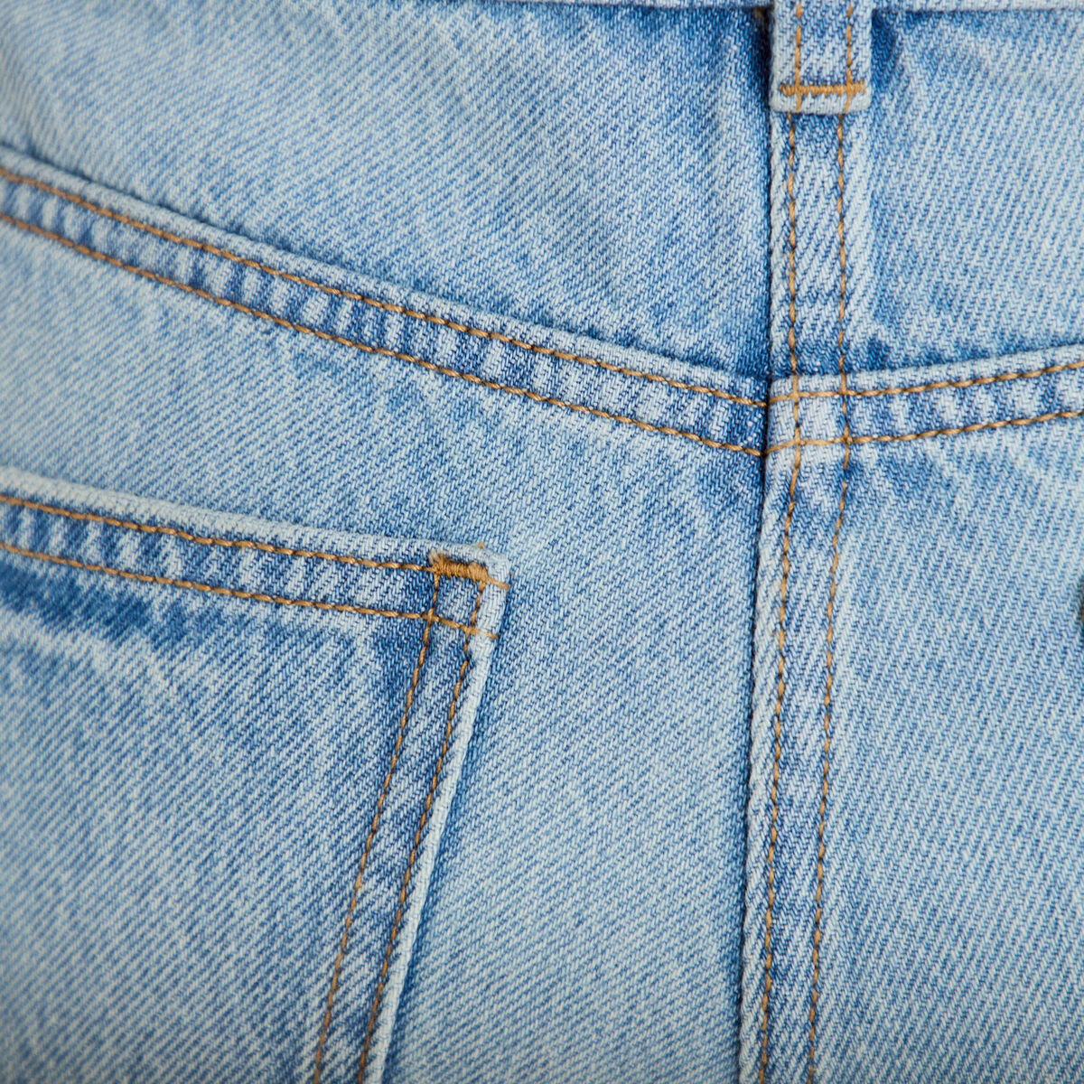 Bermuda regular 5 poches en jean denim bleach femme