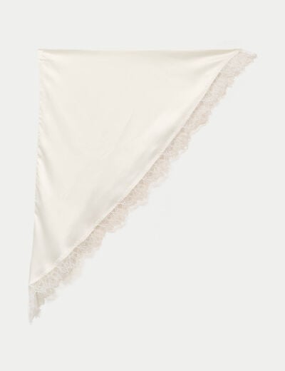 Foulard dentelle effet satin&eacute; ecru femme