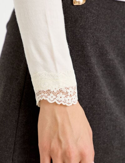 T-shirt ajust&eacute; col roul&eacute; dentelle ecru femme