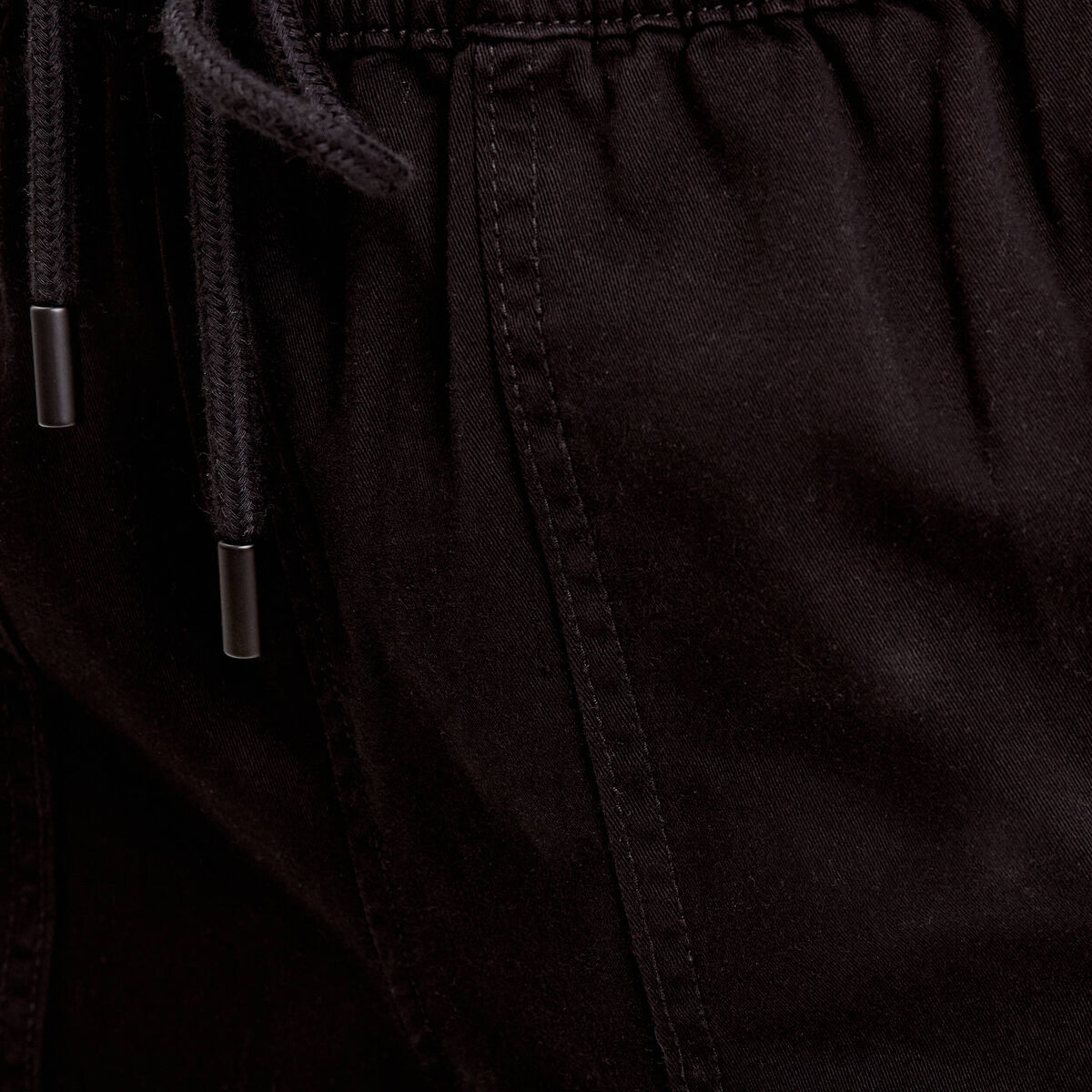 Pantalon cargo slim noir femme