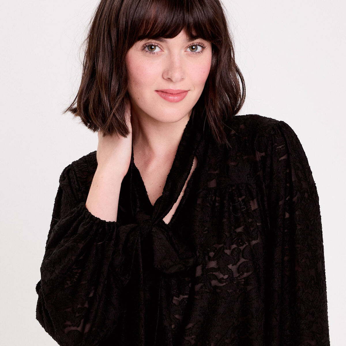 Blouse col lavalli&egrave;re noir femme