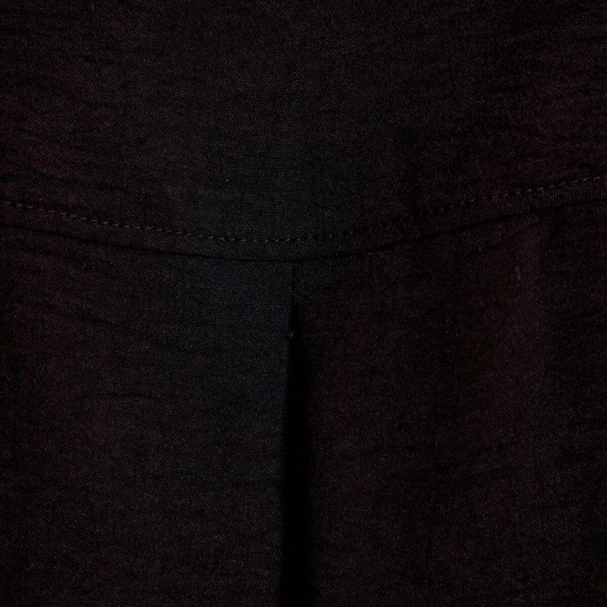 Chemise droite pliss&eacute;e manches longues noir femme
