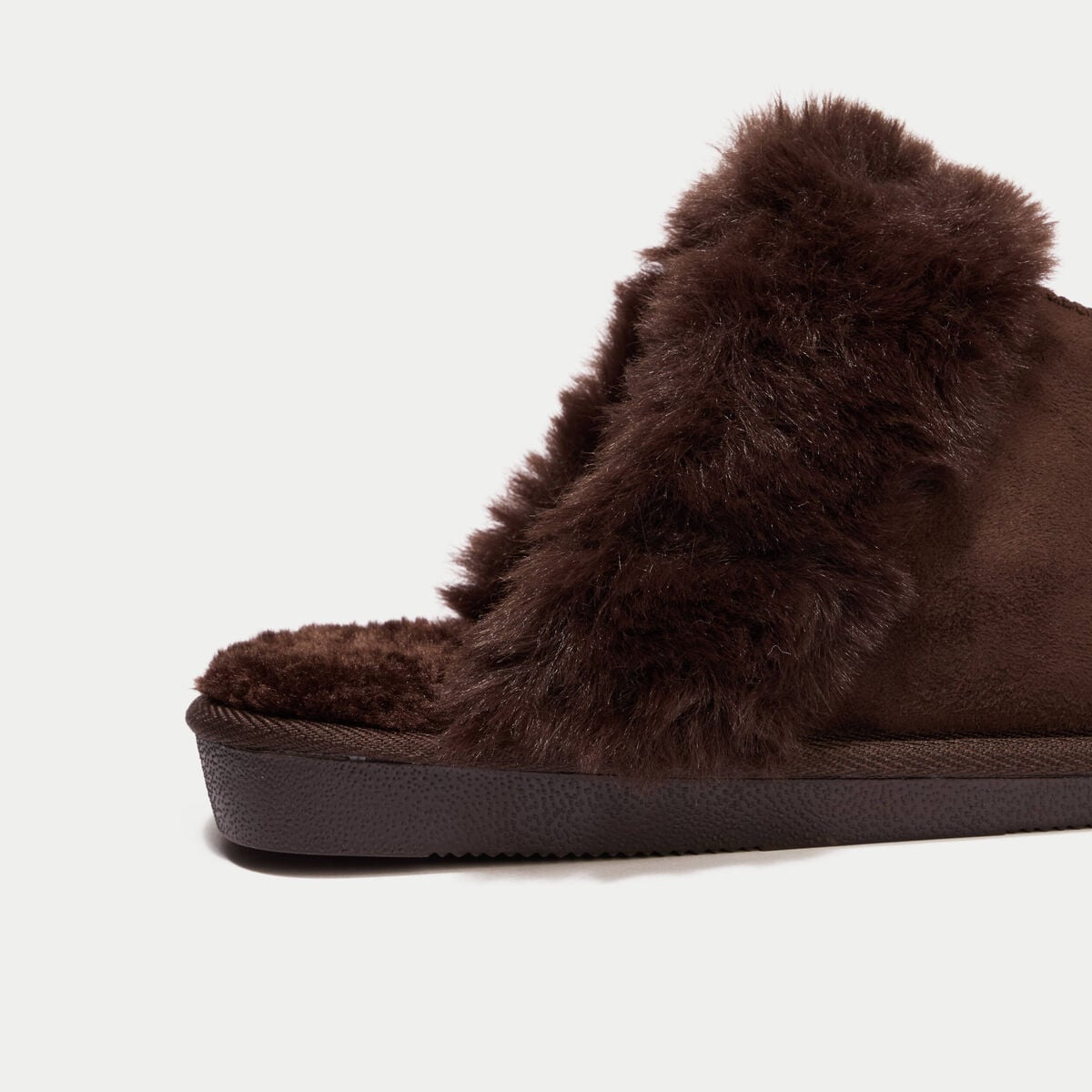 Chaussons fausse fourrure marron fonc&eacute; femme