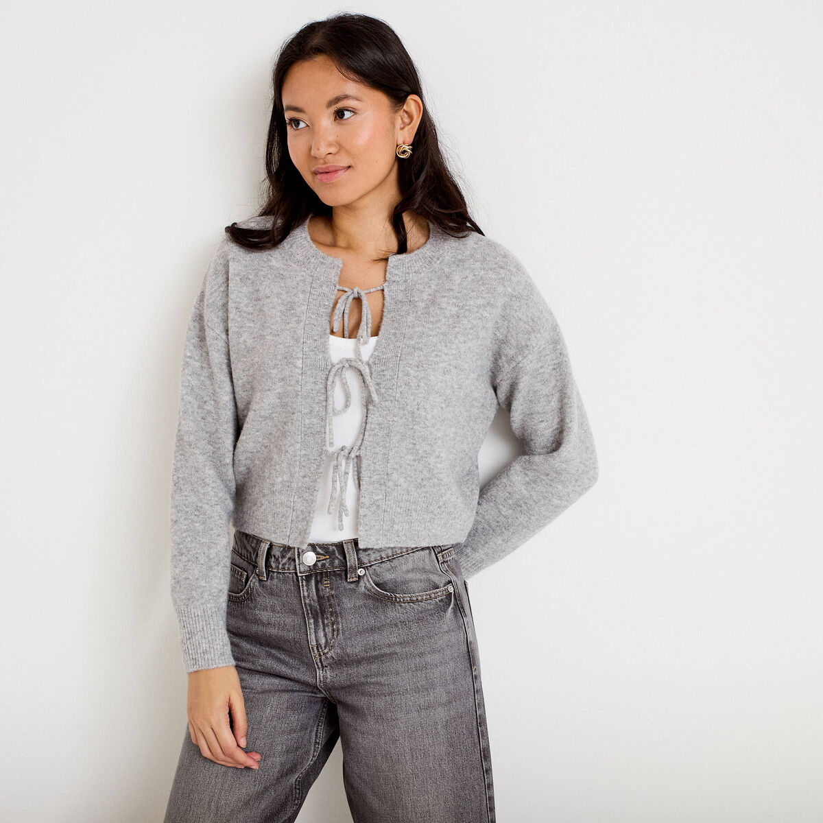 Gilet court nou&eacute; gris clair femme