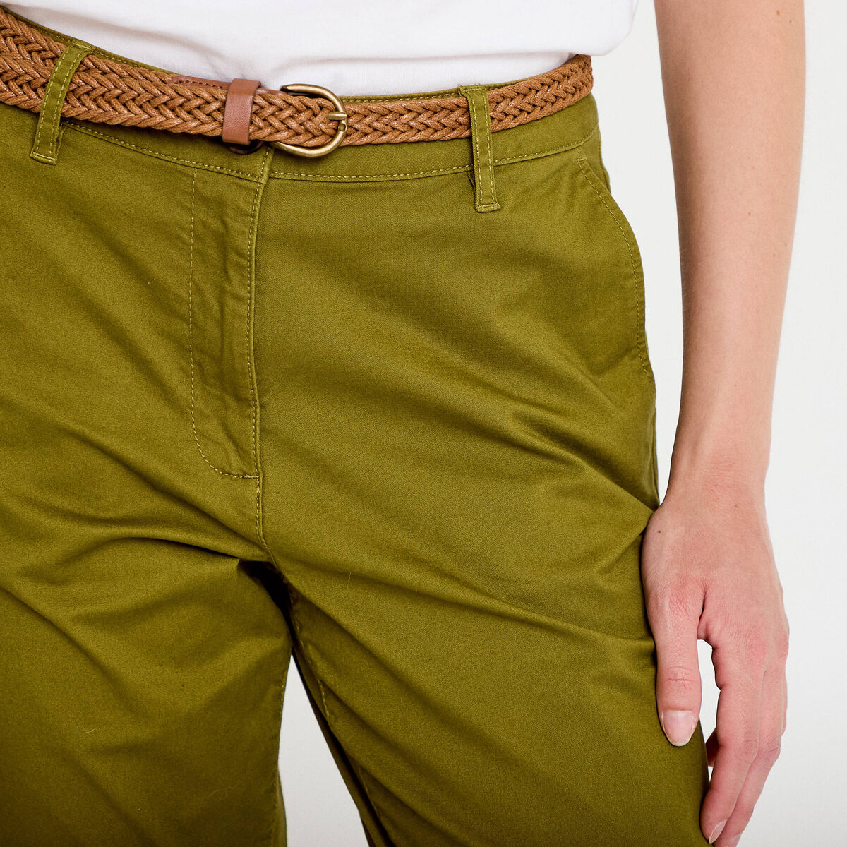 Pantalon chino 7/8&egrave;me vert kaki femme