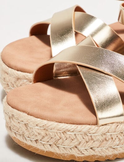 Sandales plates couleur or femme