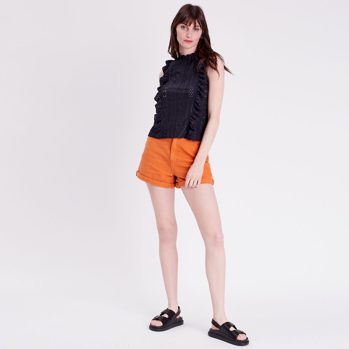 Blouse brodée avec volants noir femme