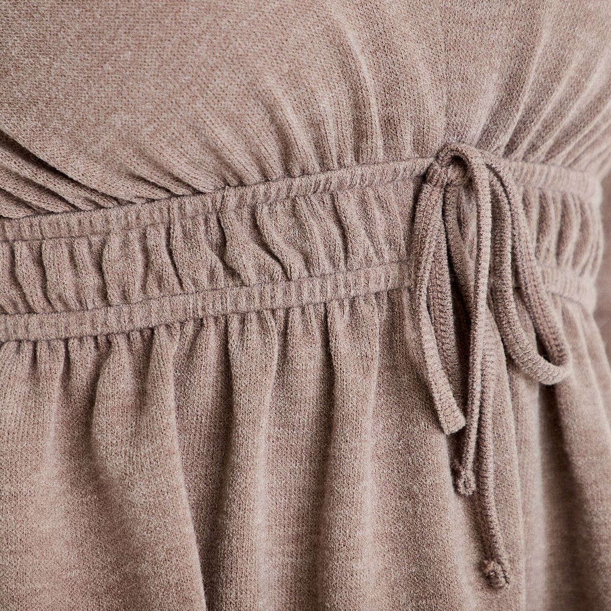 Blouse cintr&eacute;e col v manches longues beige femme