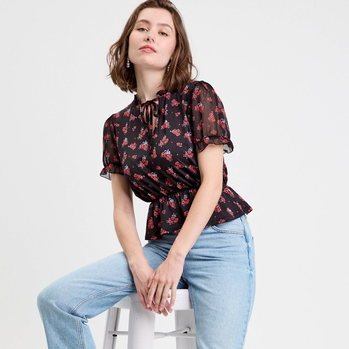 Blouse col V manches courtes noir femme