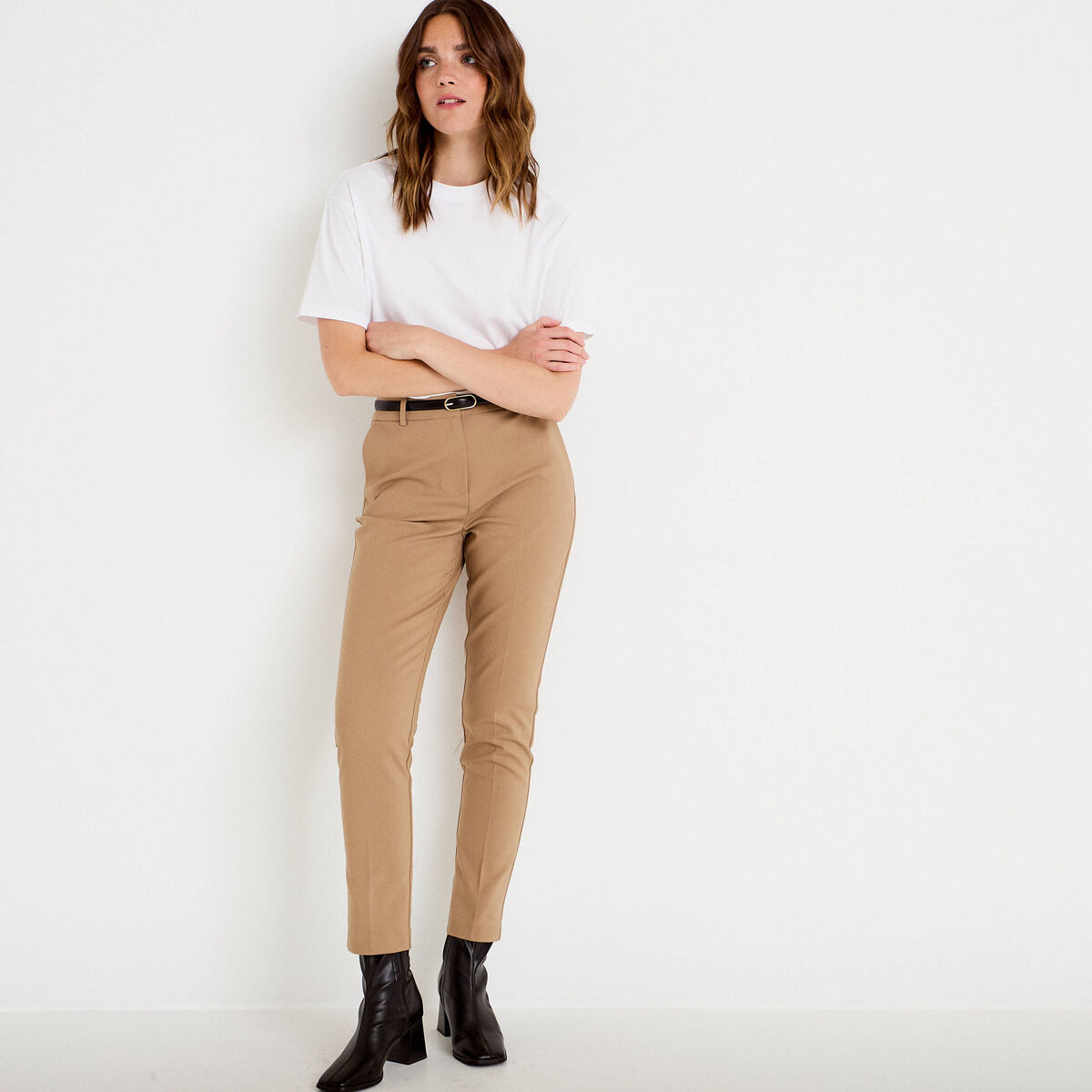 Pantalon cigarette ceintur&eacute; beige femme