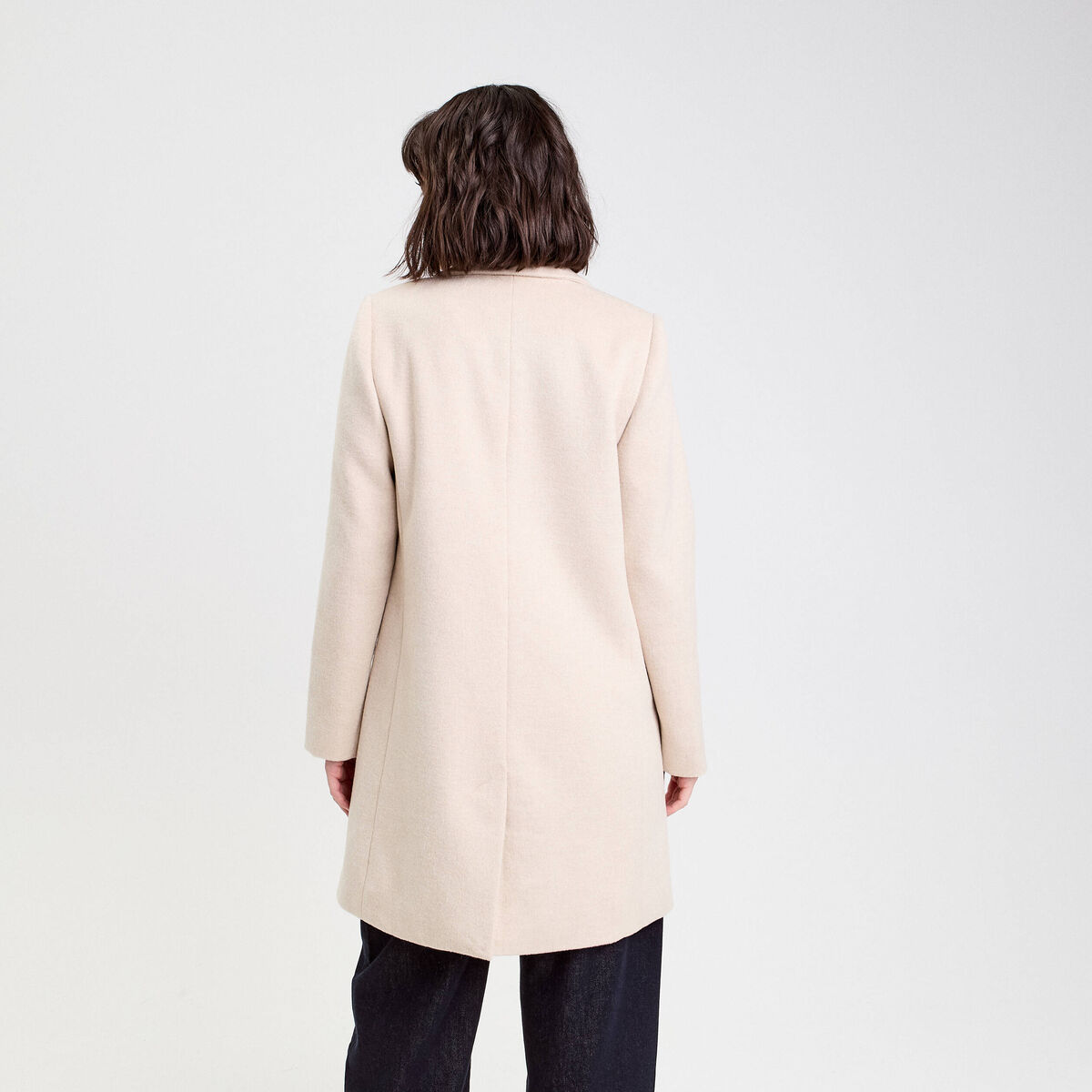 Manteau long boutonn&eacute; beige femme