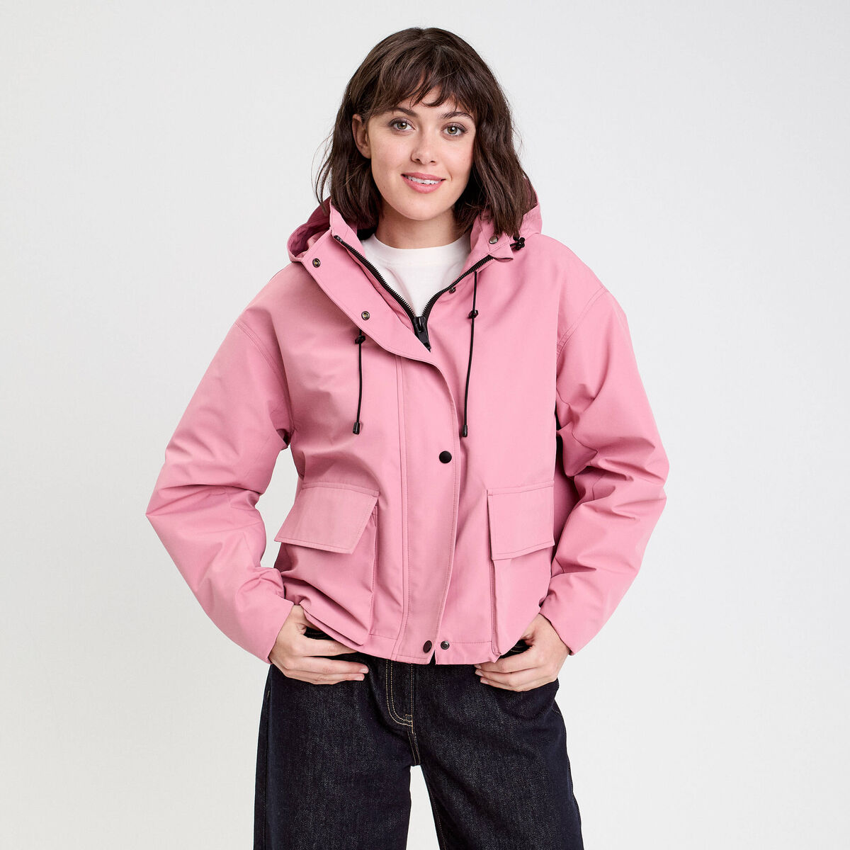 Veste courte bas resserr&eacute; &agrave; capuche rose clair femme