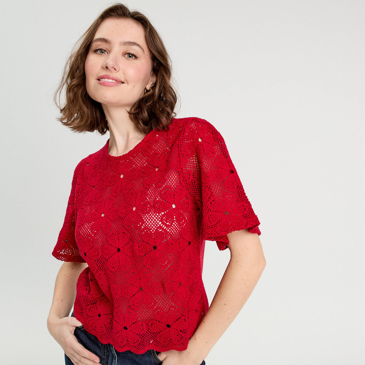 T-shirt dentelle macram&eacute; rouge femme