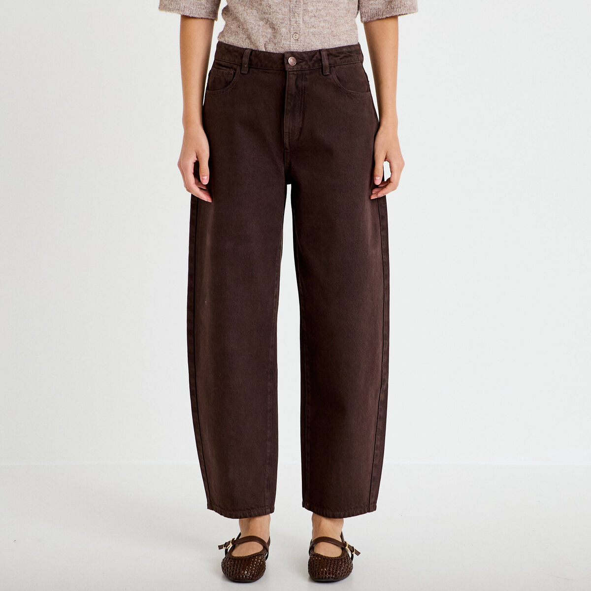 Jean barrel taille standard marron fonc&eacute; femme