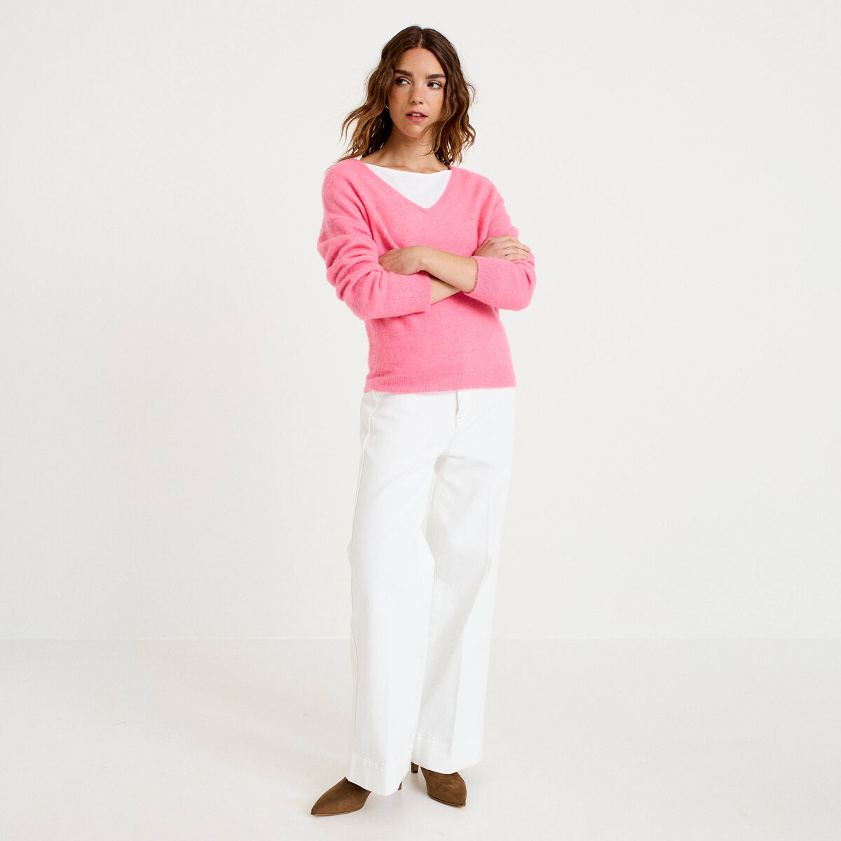 Pull avec col en V rose vif femme