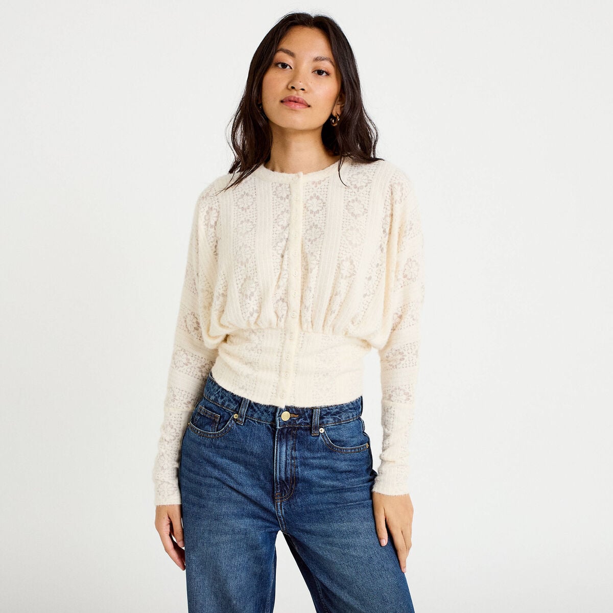 Gilet cintr&eacute; dentelle col rond ivoire femme