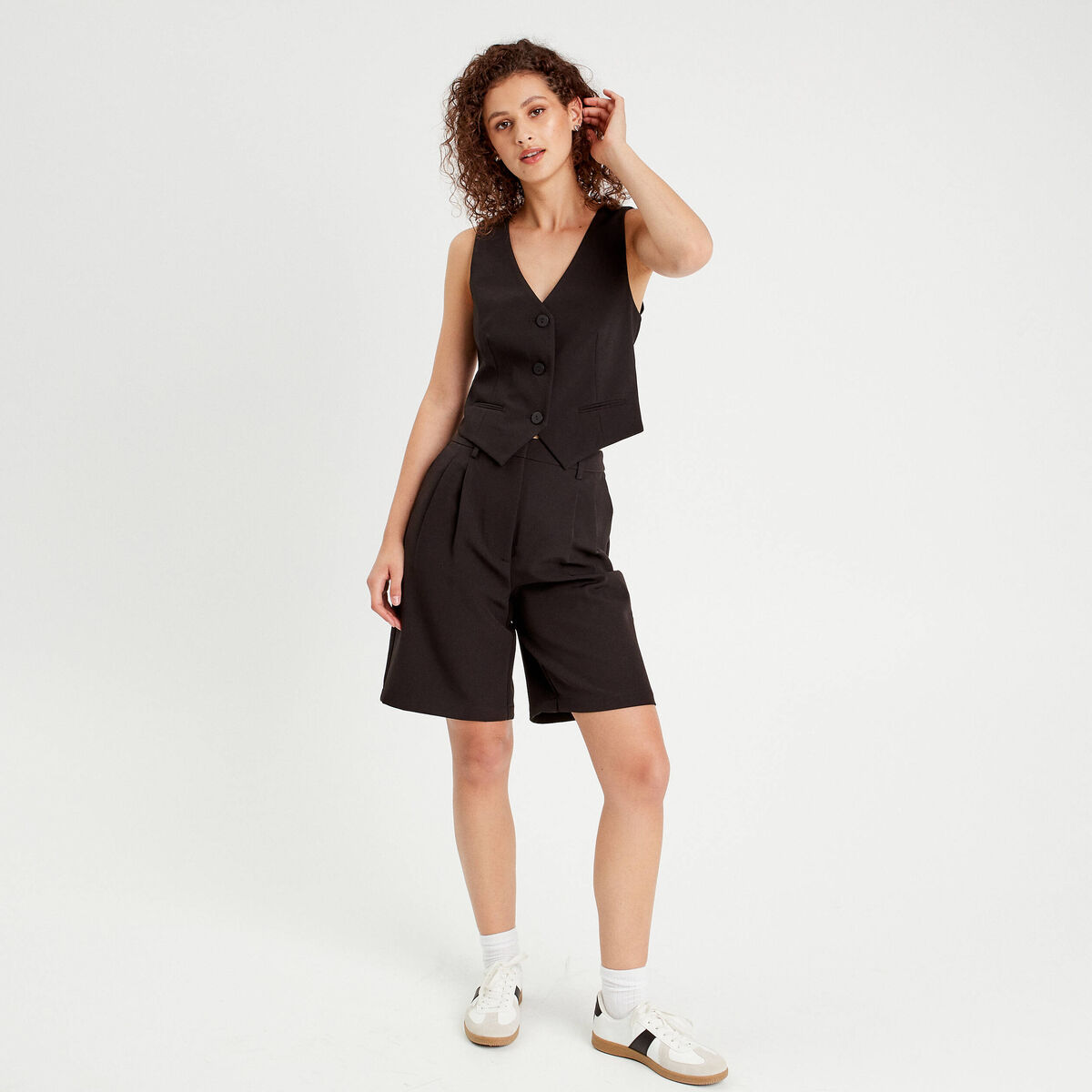 Bermuda large pinces noir femme