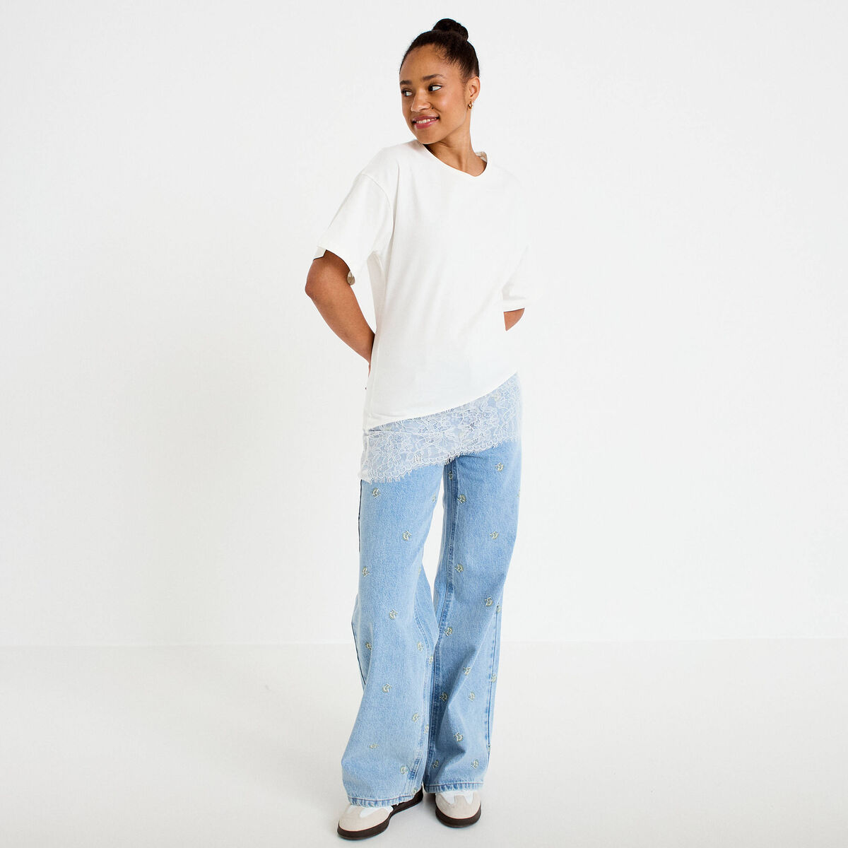 Jean wide leg taille haute brod&eacute; bleu femme
