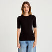 T-shirt ajust&eacute; col rond manches courtes noir femme