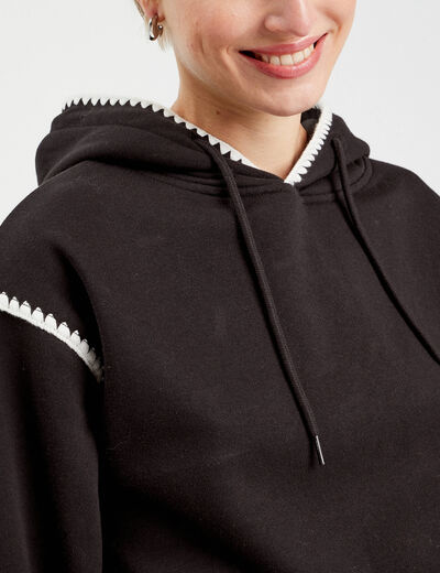 Sweat à capuche détails brodés noir femme