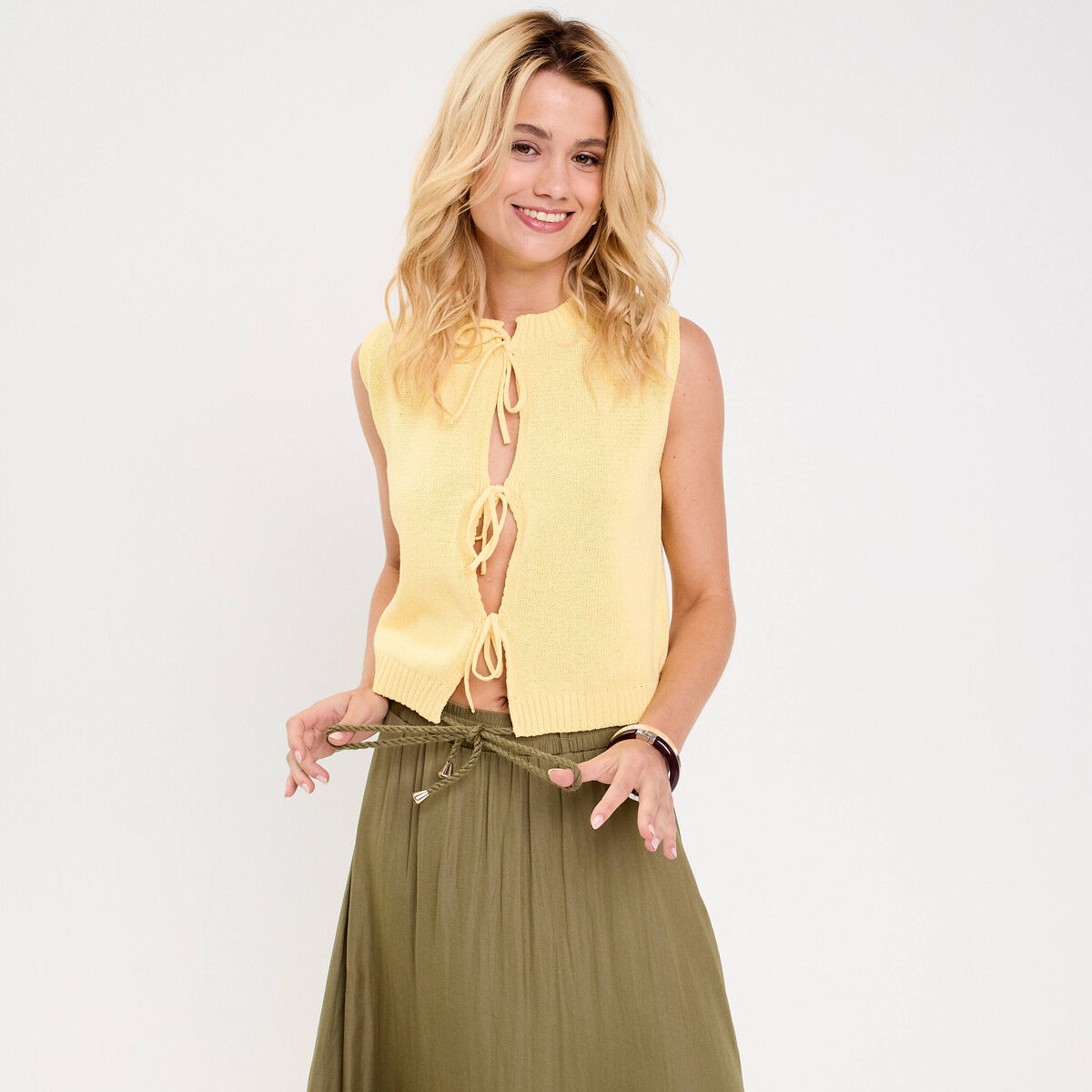 Gilet sans manches col v noeuds jaune clair femme