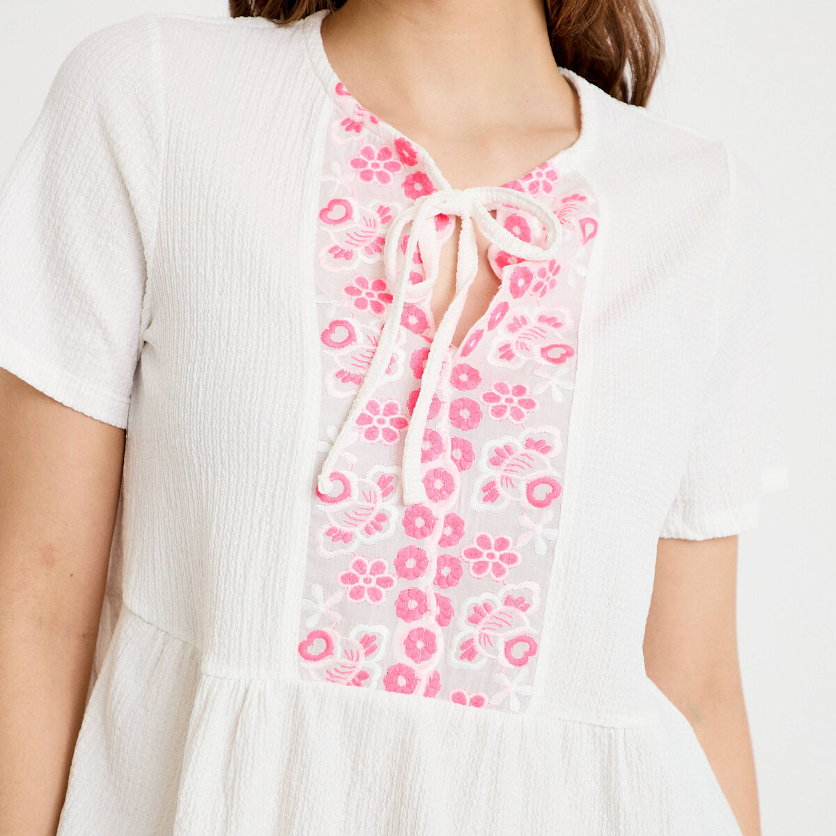 Blouse brod&eacute;e ecru femme