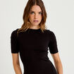 T-shirt ajust&eacute; col rond manches courtes noir femme